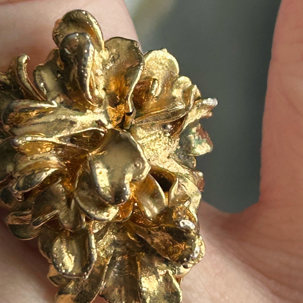 Vintage cluster Elegant Gold Floral Ring size 6